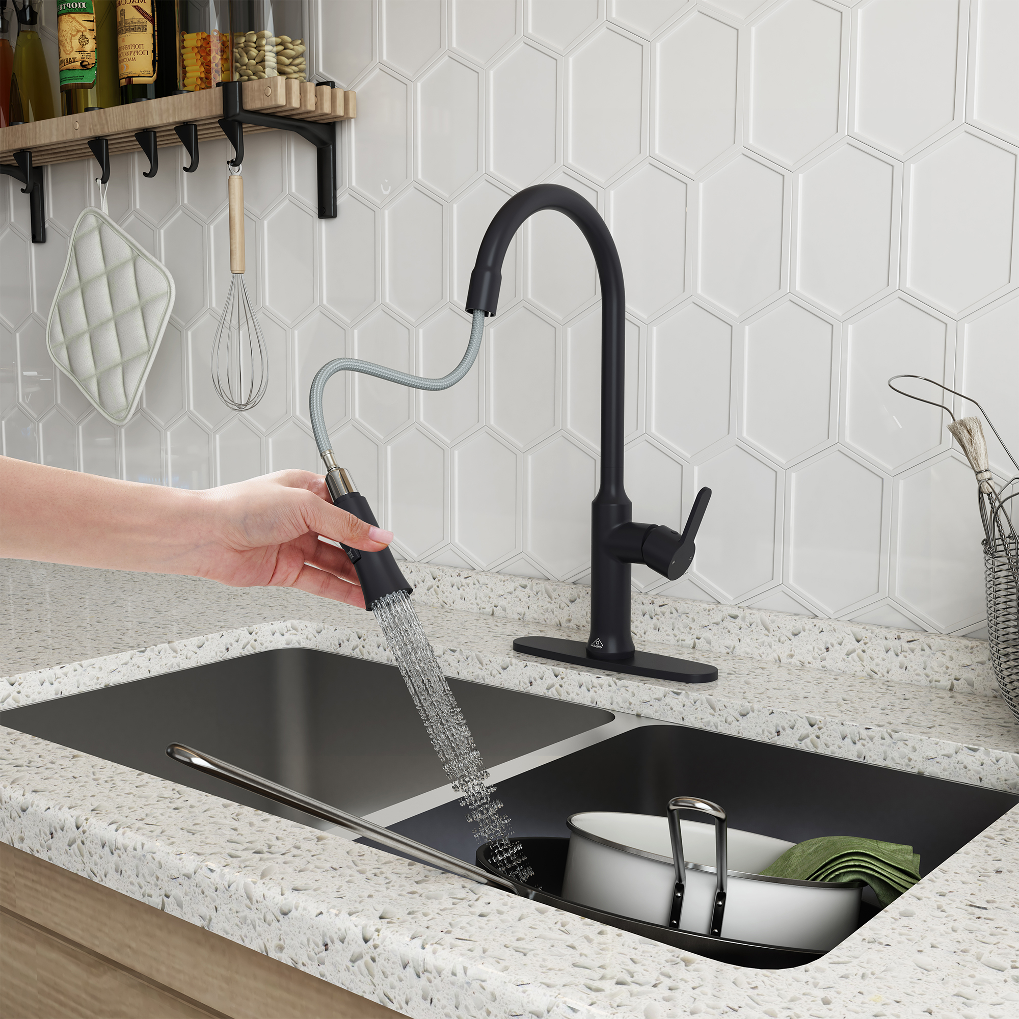 1.8 GPM Single-Handle Pull-Down Kitchen Faucet Single Hole Faucet Brushed Nickel/Matte Black/Brushed Gold