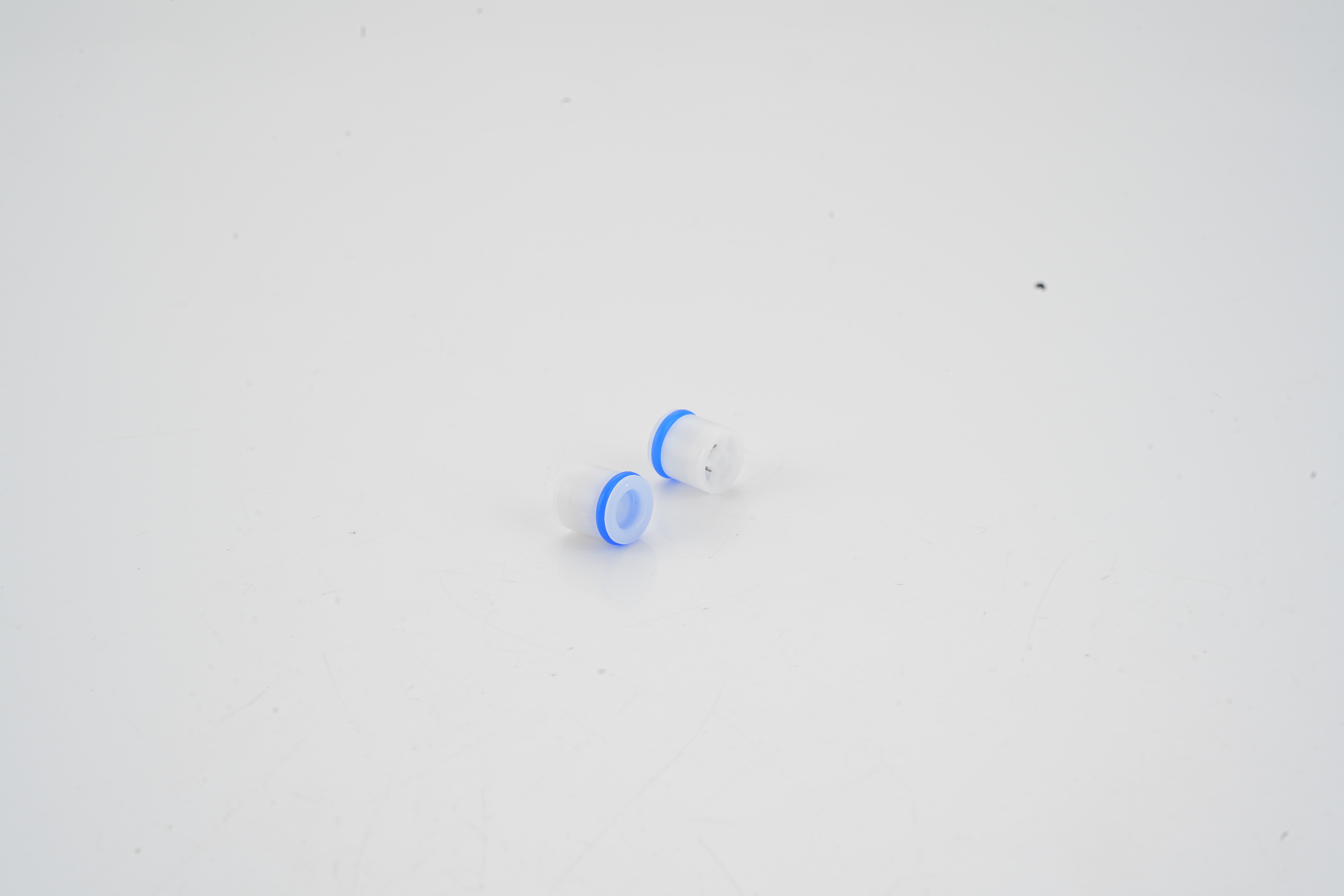 Two 10mm one-way valves (check valves)