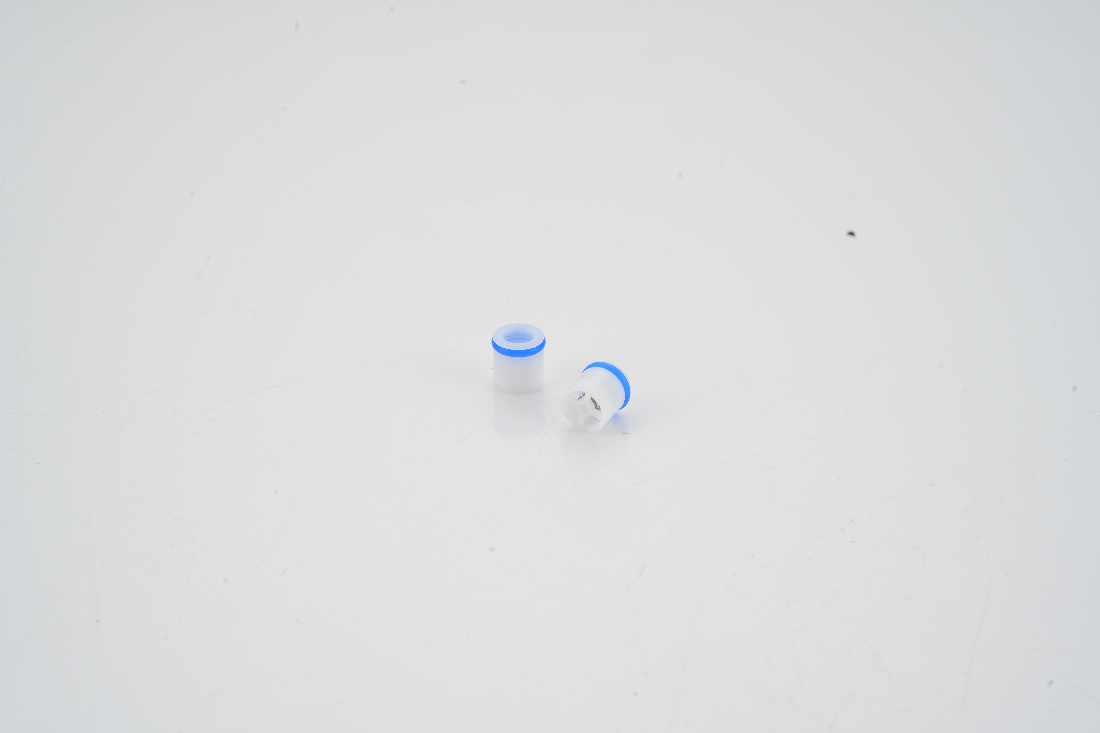 Two 10mm one-way valves (check valves)