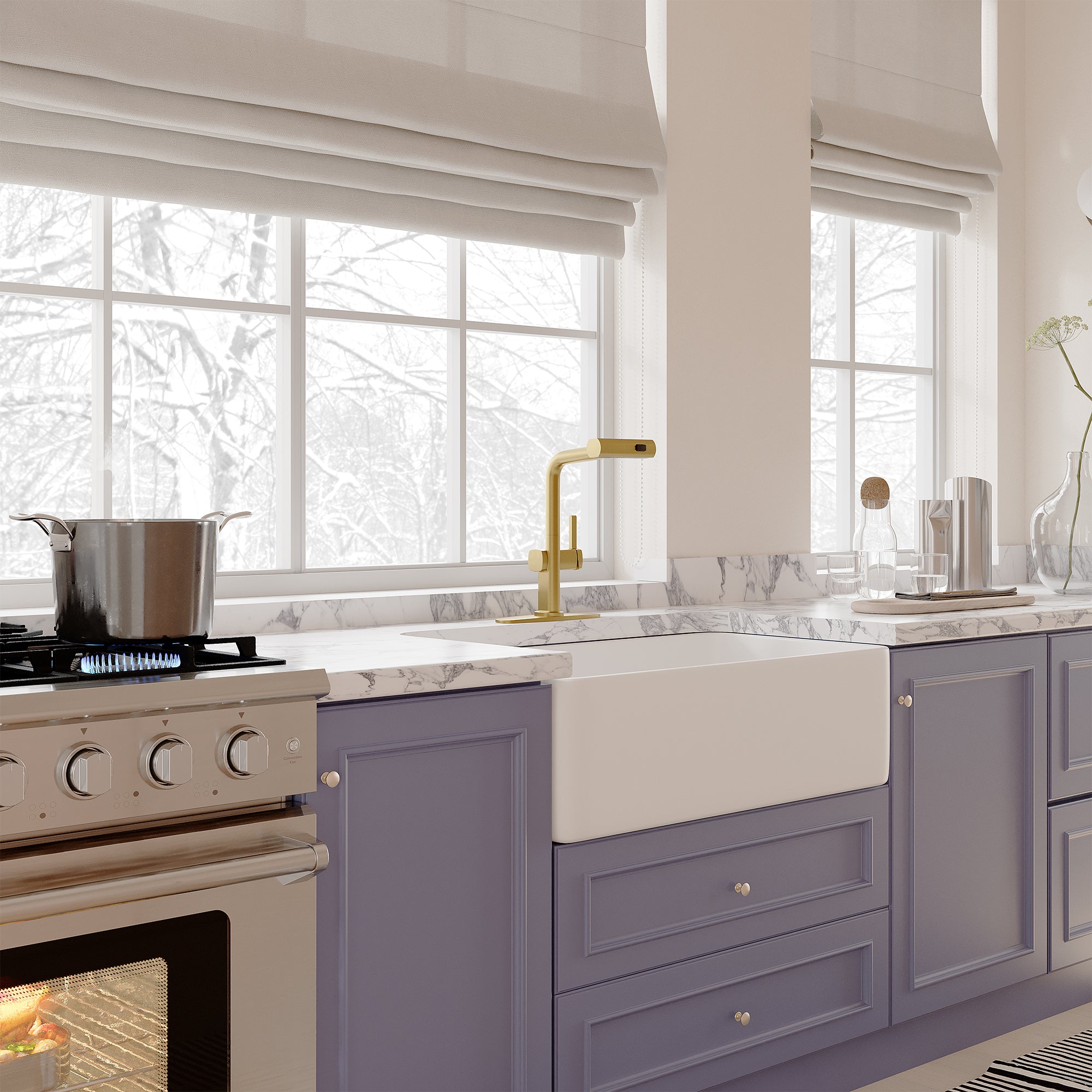 Single Handle Pull Down Sprayer Kitchen Faucet with 3 Functions Spray, 360° swivel Deckplate Included in Brushed Nickel/Brushed Gold/Matte Black/Chrome