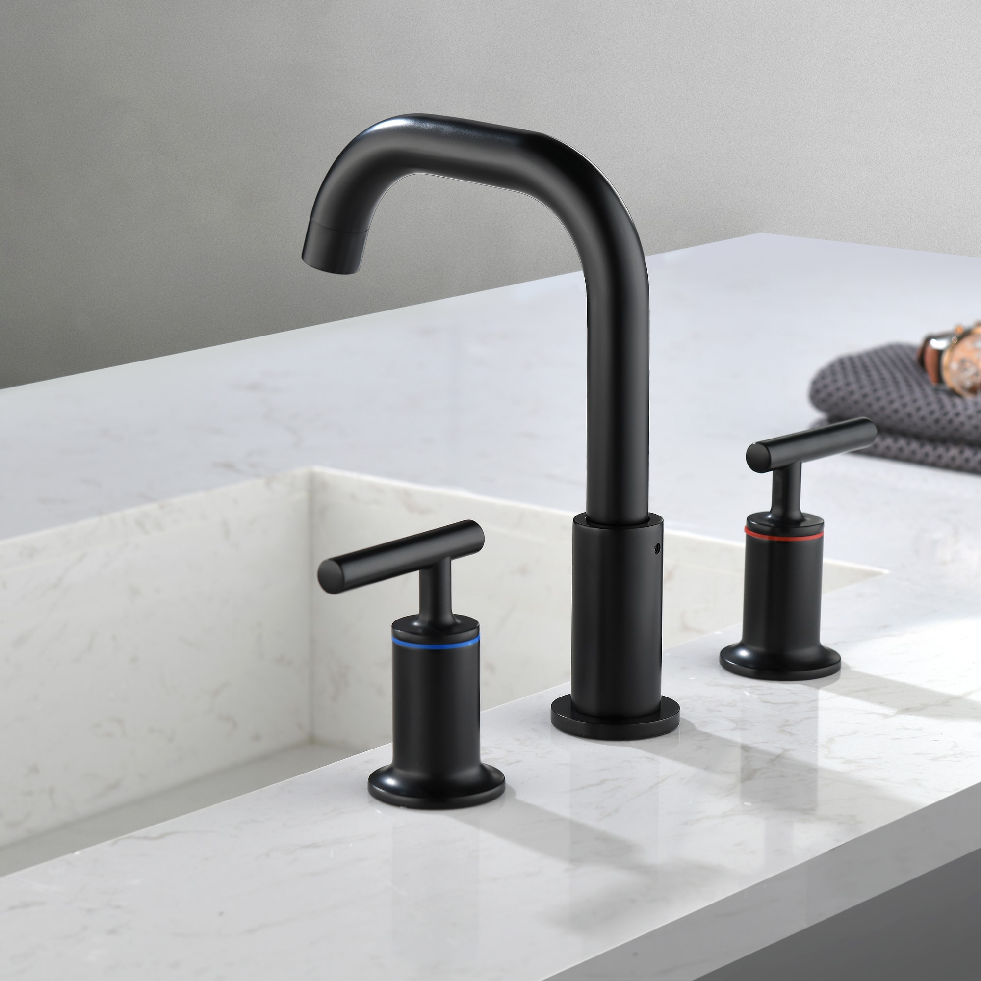 Mondawe 8-in Brass 3 Hole Widespread Double Handle Bathroom Sink Faucet in Black/Gold/Nickel-Mondawe