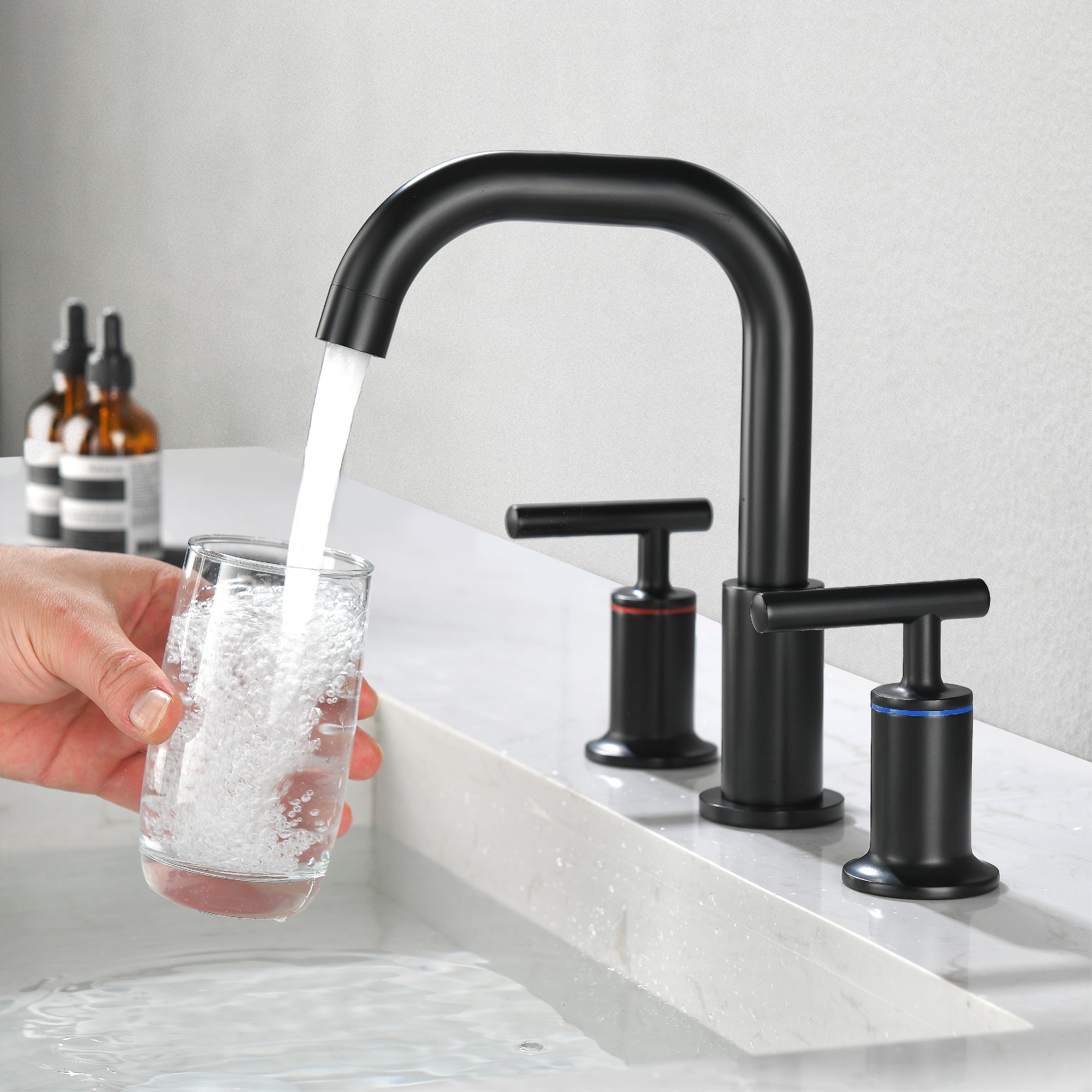 Mondawe 8-in Brass 3 Hole Widespread Double Handle Bathroom Sink Faucet in Black/Gold/Nickel-Mondawe