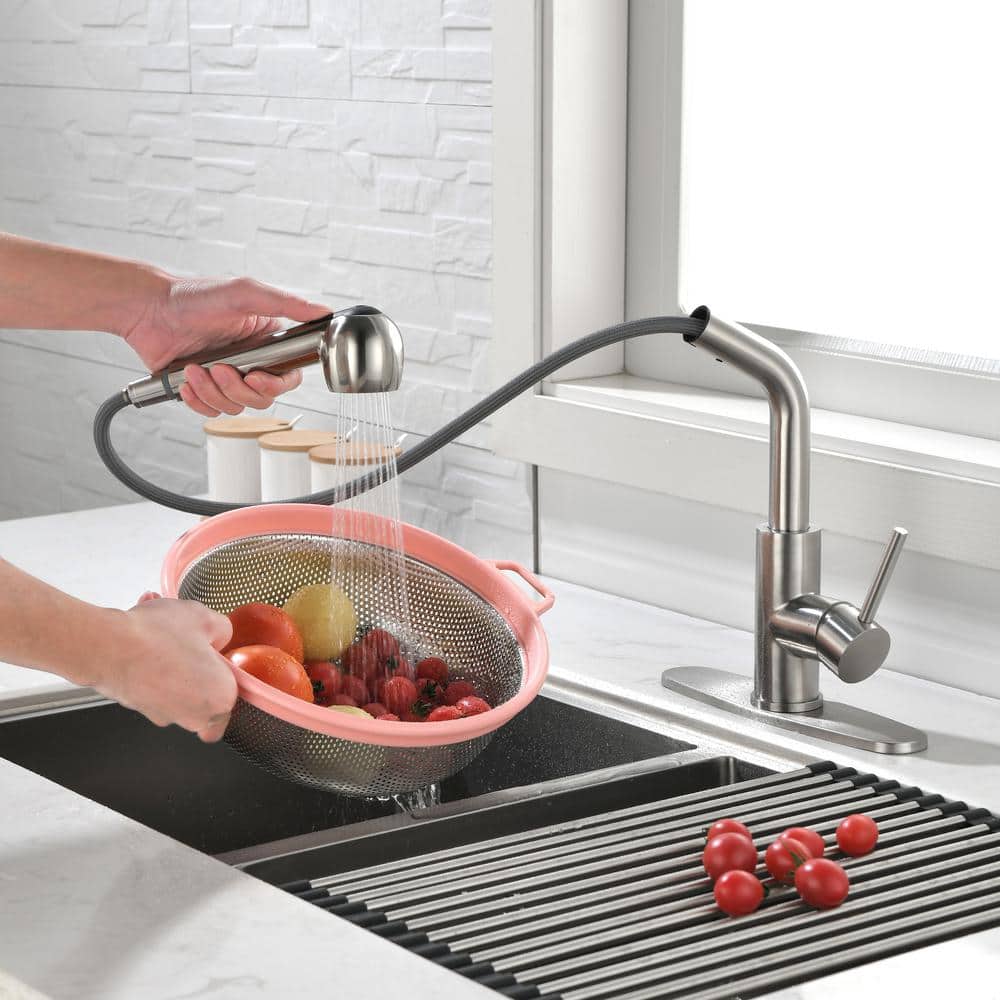 Single Handle Gooseneck Pull Down Sprayer Kitchen Faucet with Deckplate in Matte Black/Brushed Nickel/Brushed Gold