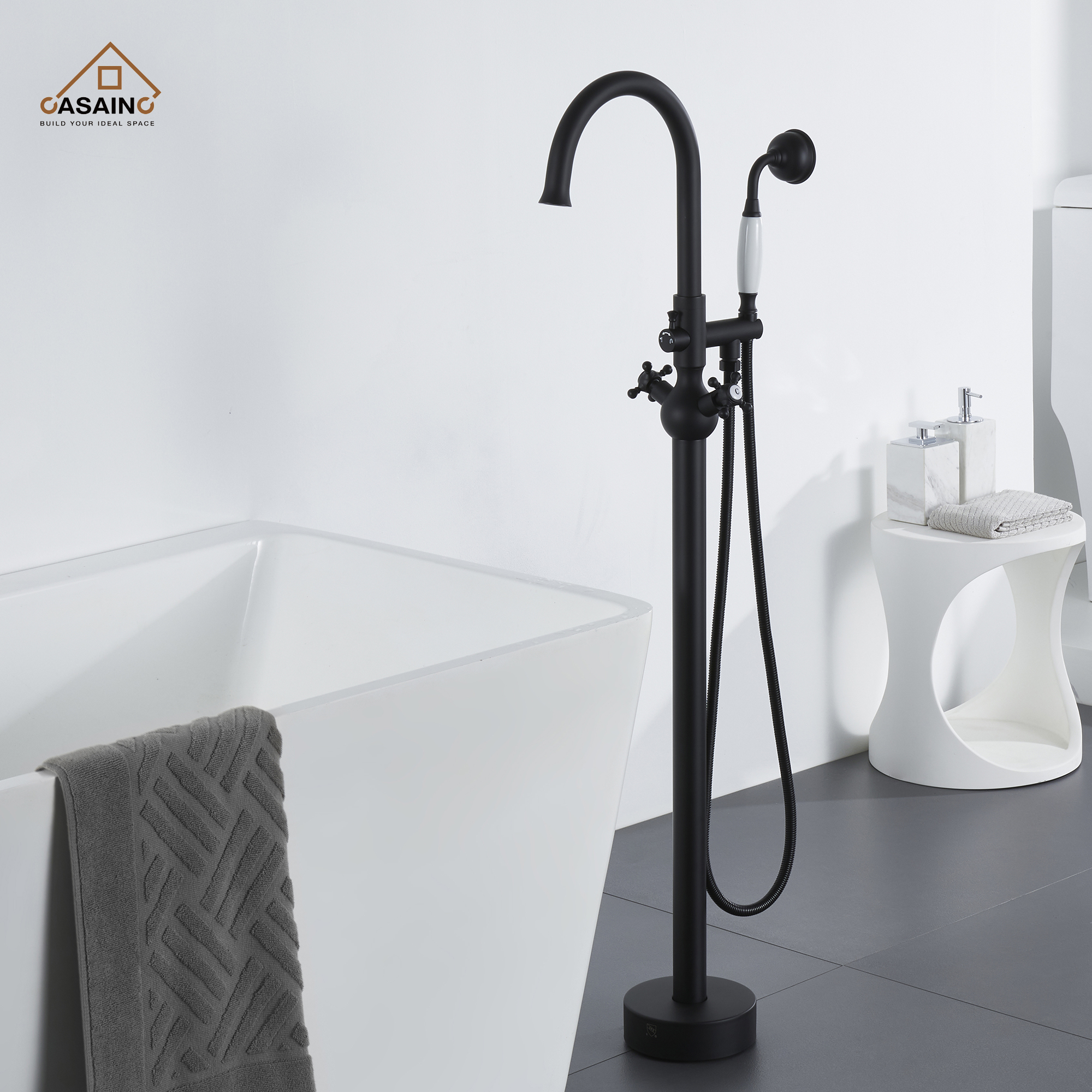 Vintage 2-Handle Floor-Mount Buthtub Freestanding Roman Tub Faucet in Brushed Brass