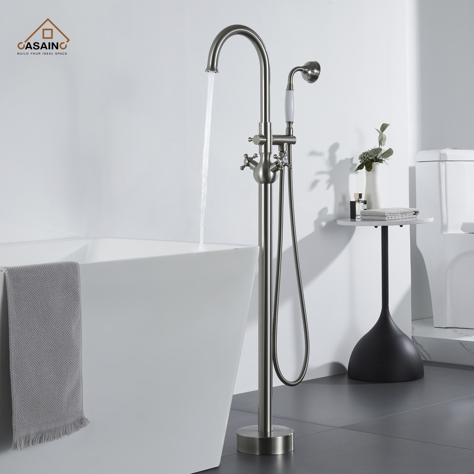 Vintage 2-Handle Floor-Mount Buthtub Freestanding Roman Tub Faucet in Brushed Brass