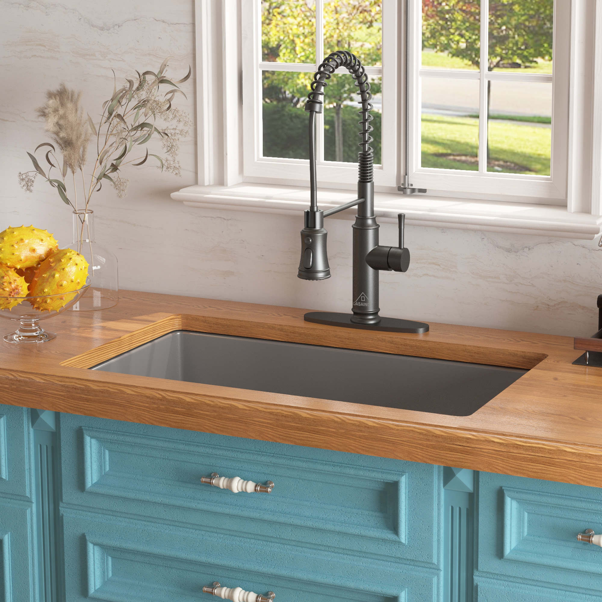 Matte Gray ingle Bowl Fireclay Kitchen Sink with Grid and Drainer，Undermount