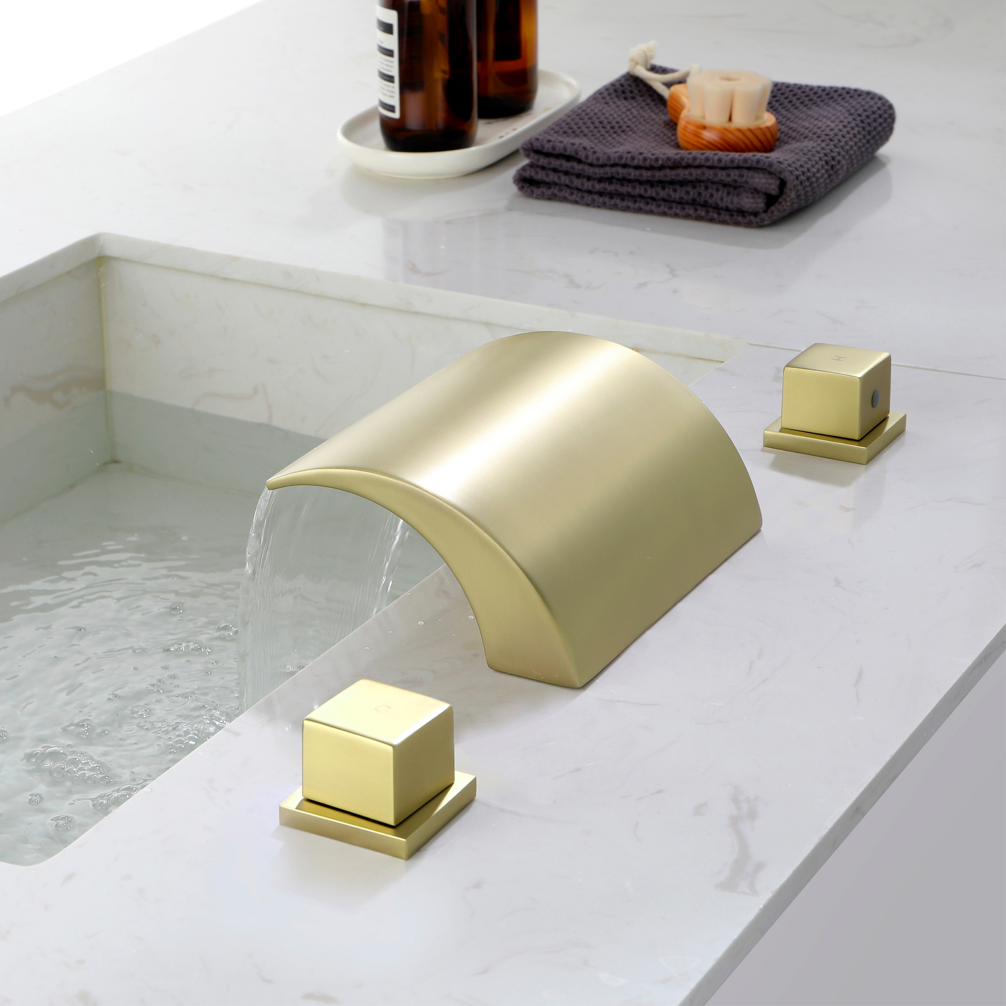 Mondawe Double Handle 8-Inch Center Wide-Spread Bathroom Faucet in Nickel/Black/Gold-Mondawe