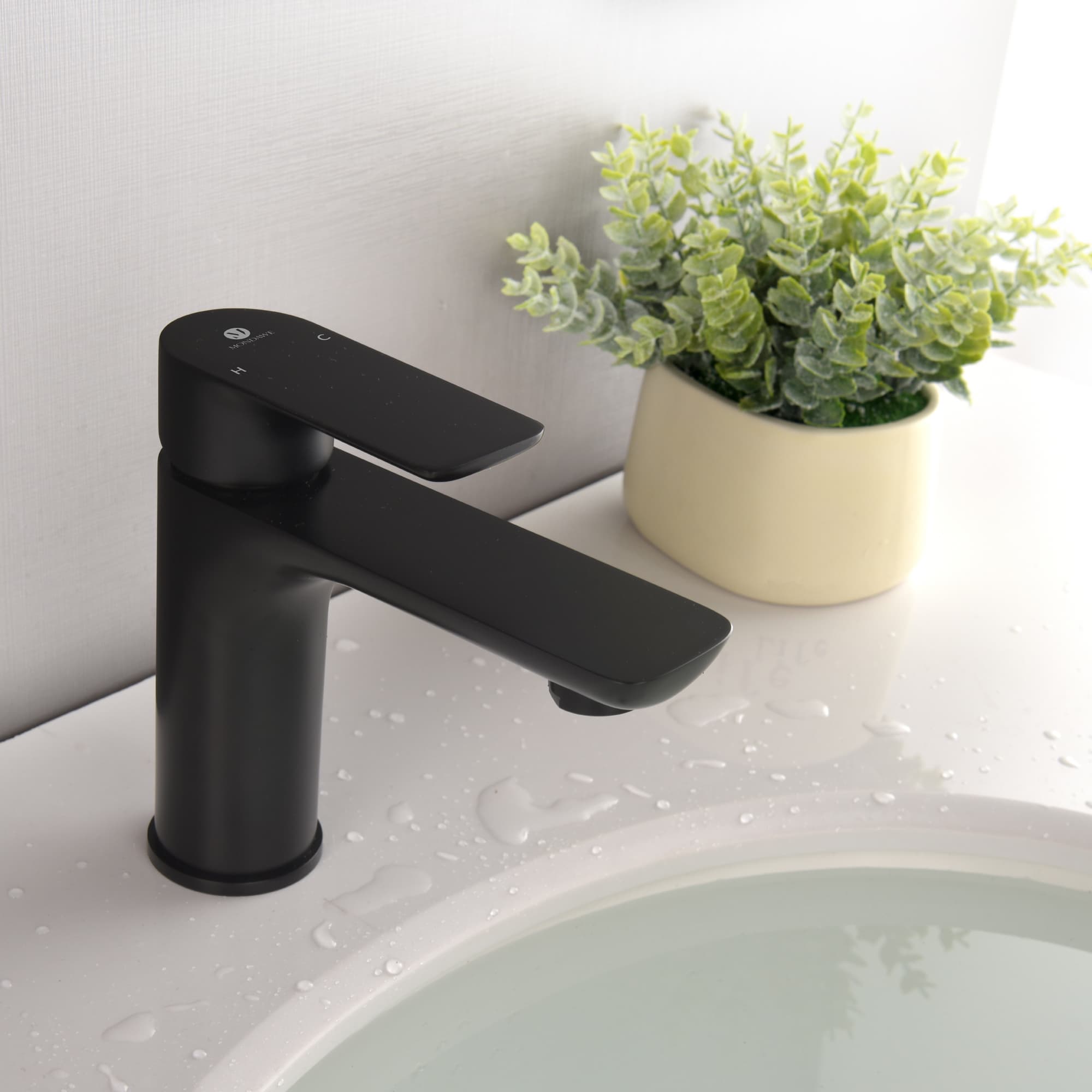 Mondawe Single Hole Modern Bathroom Water Faucet-Mondawe