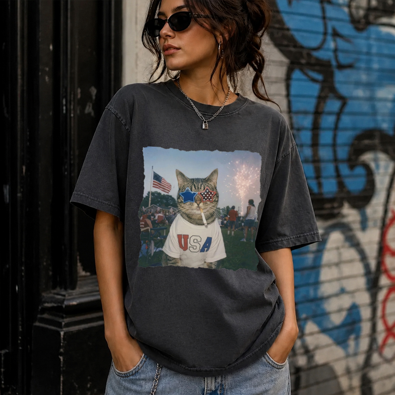 Patriotic Cat Vintage 4th of July T-Shirt