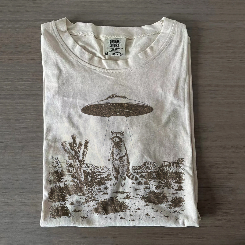 Retro Alien Raccoon Sci Fi Western Style T-Shirt