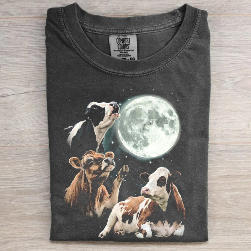 Cow Howling at Moon Vintage 90s Country Western T-Shirt