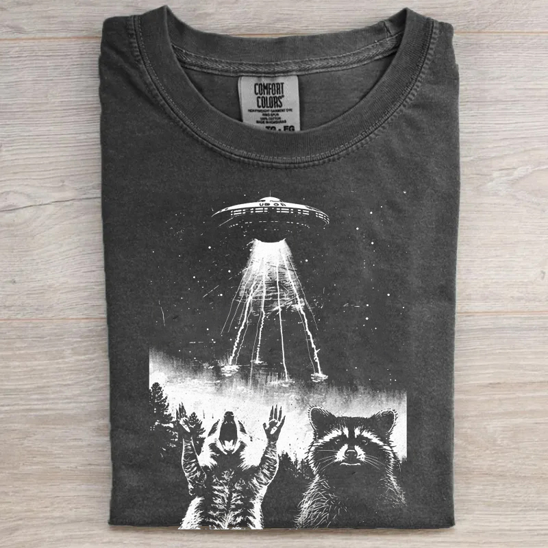 Vintage Raccon UFO T-Shirt