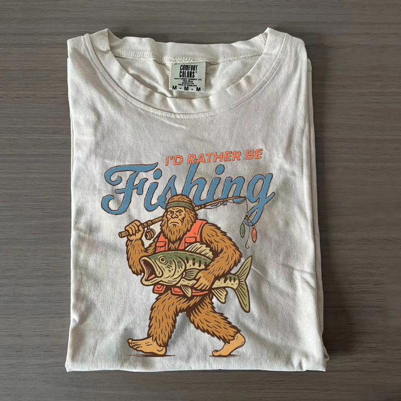 Retro Sasquatch Funny Bigfoot Fishing T-Shirt
