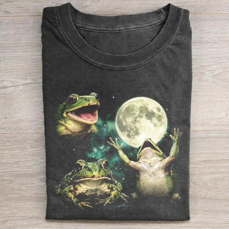 Vintage Frog Moon Graphic T-shirt