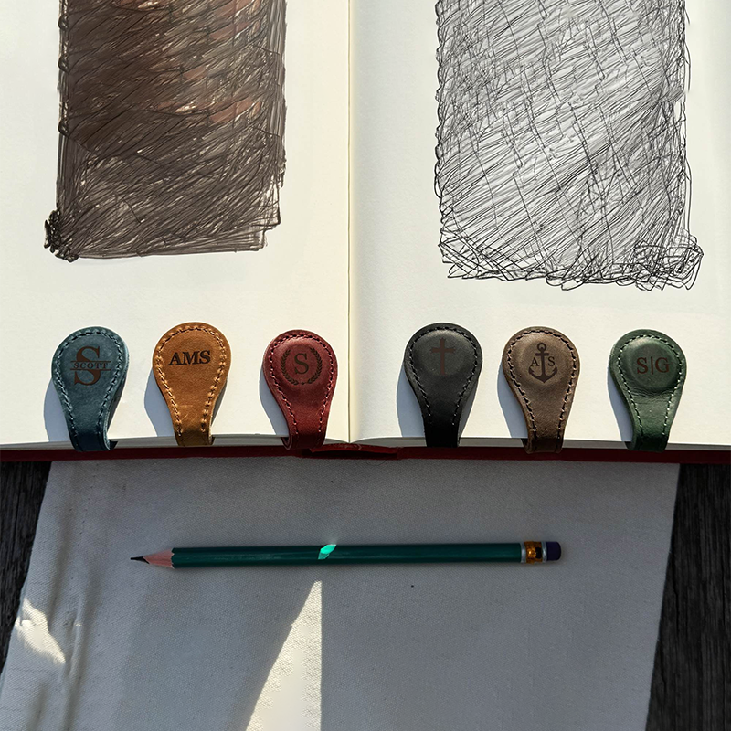 DIY-Personalized Magnetic Leather Bookmark