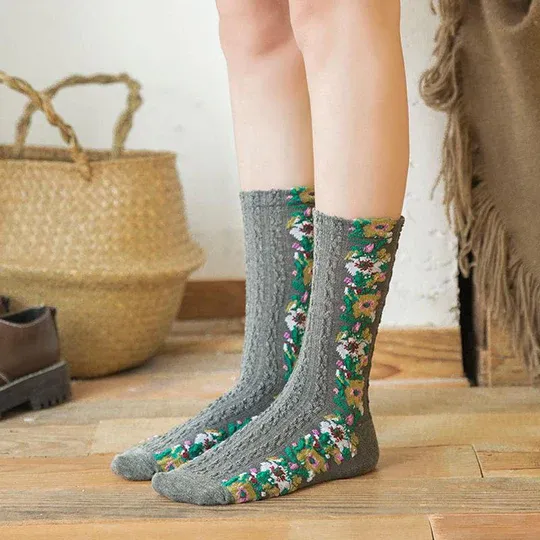 Vintage flower socks with embroidery