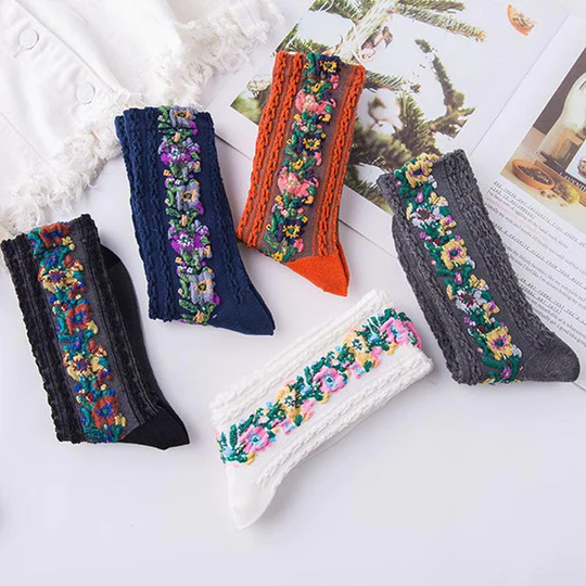 Vintage flower socks with embroidery