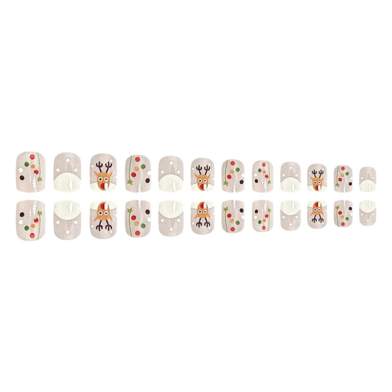 Festive Fingertips: Cute Reindeer Nail Art! 