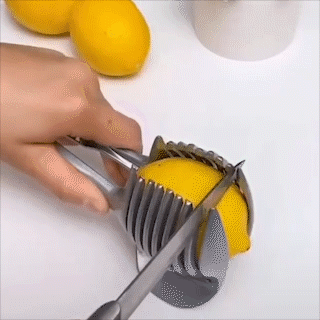 Second animated usage demonstration of kitchen slicing guide