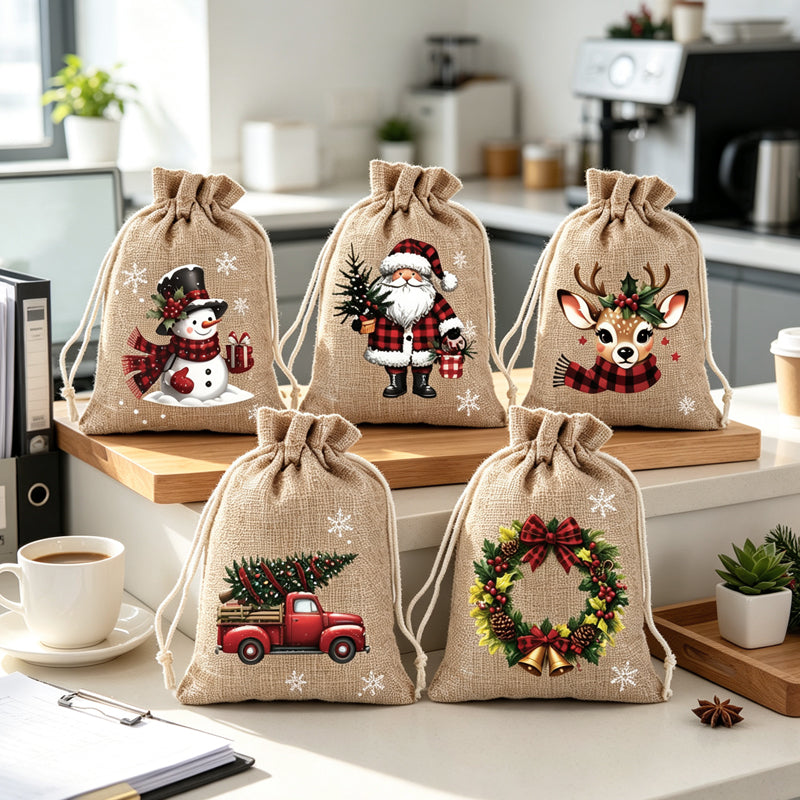 Compact Christmas pouch for small gifts and wrapped treats