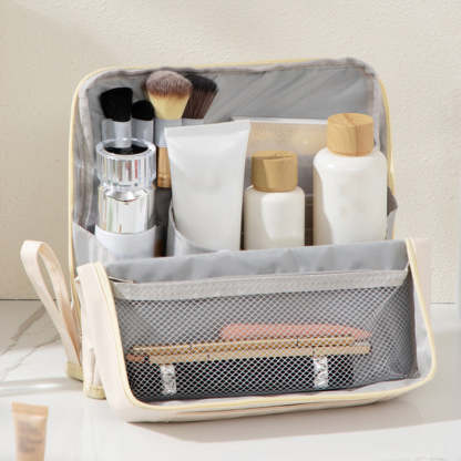 🔥Hot Sale🔥Stylish Handheld Partitioned Cosmetic Bag👜