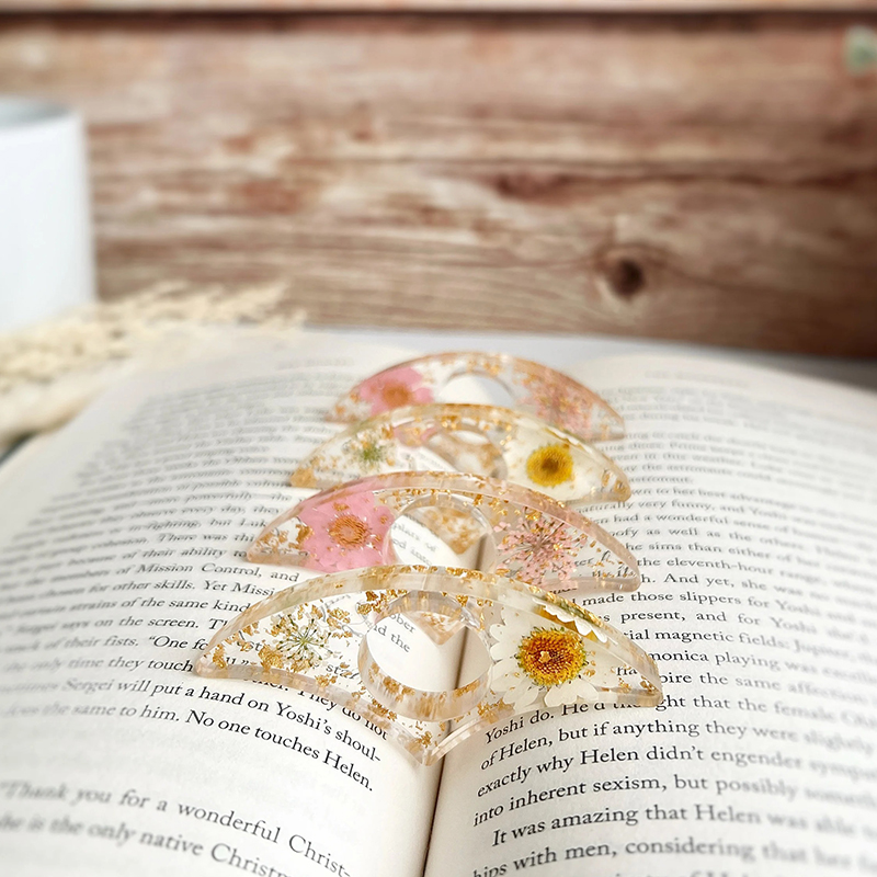 Floral Resin Page Holder