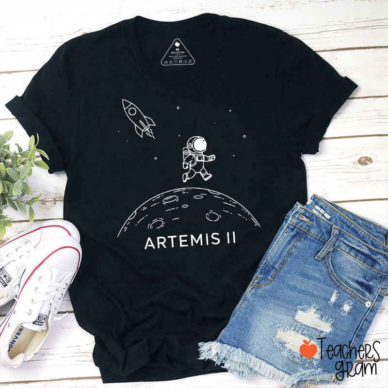 Artemis II Astronaut Moon Landing Teacher T-Shirt