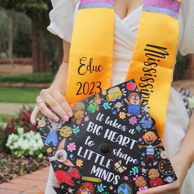 It Takes A Big Heart To Shape Little Minds Teacher Graduation Topper