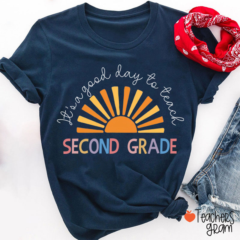 Personalized It's A Good Sunny Day To Learn Teacher T-Shirt