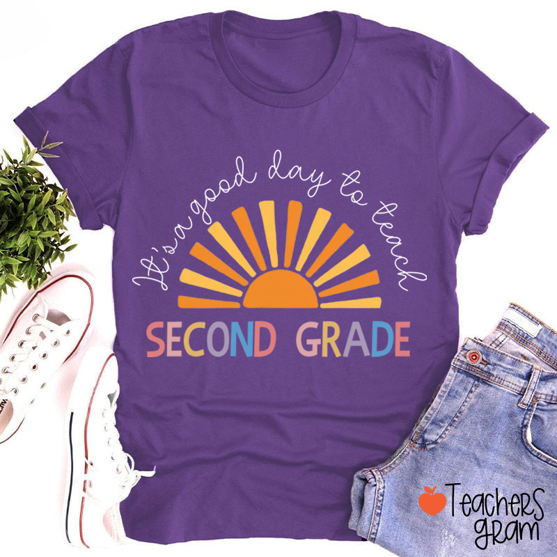 Personalized It's A Good Sunny Day To Learn Teacher T-Shirt