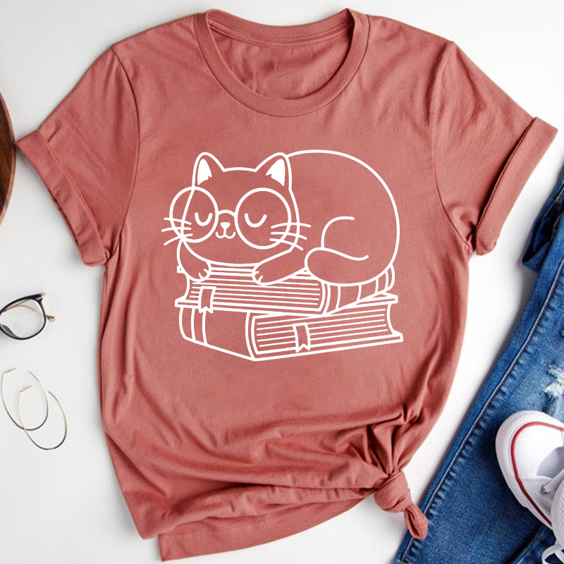 Cute Cat On The Book Teacher T-Shirt