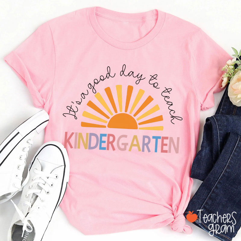 Personalized It's A Good Sunny Day To Learn Teacher T-Shirt
