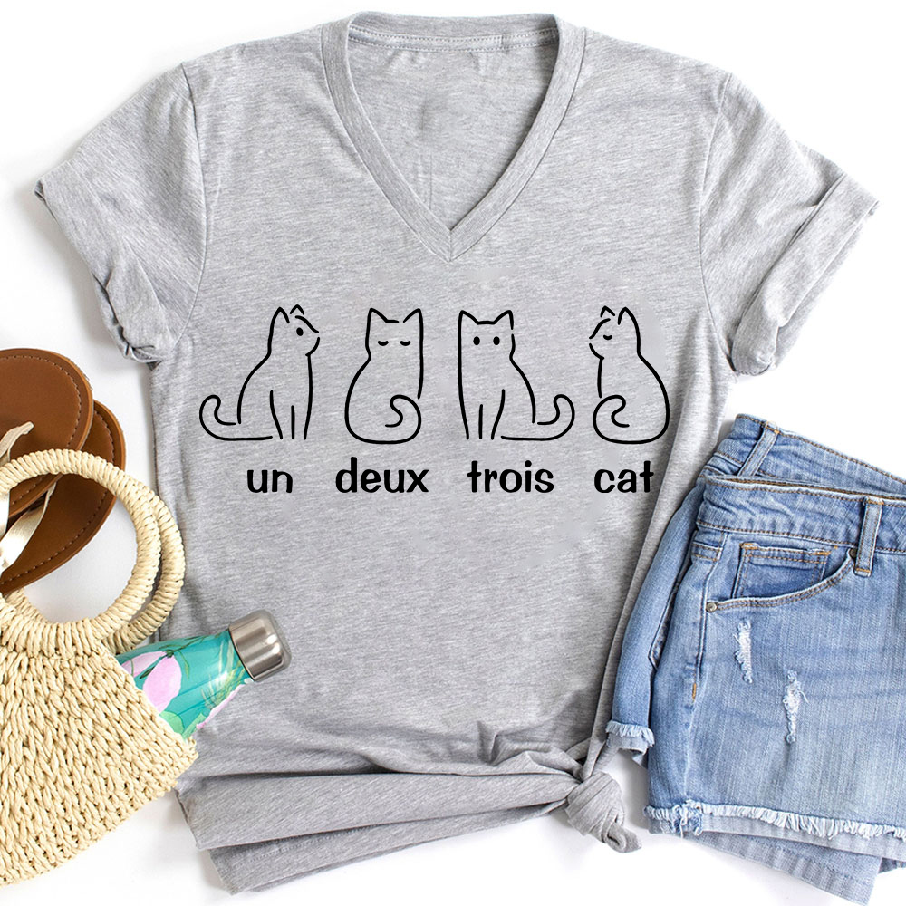 Un Deux Trois Cat French Teacher Female V-Neck T-Shirt