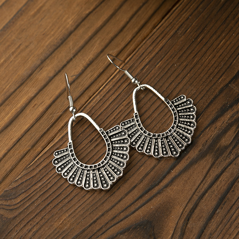 Chief Justice Collar Teacher Metal Earrings