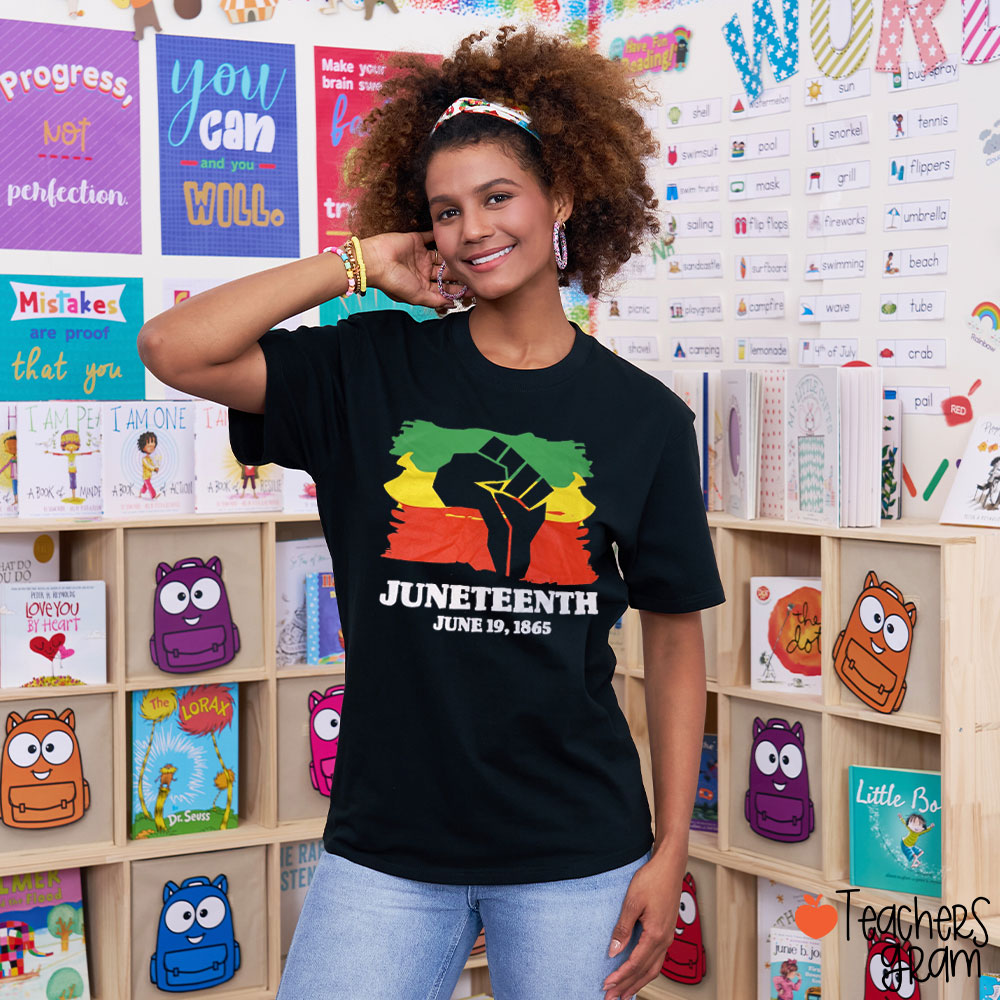 Juneteenth 1865 Fist And Pan-African Flag Teacher T-Shirt