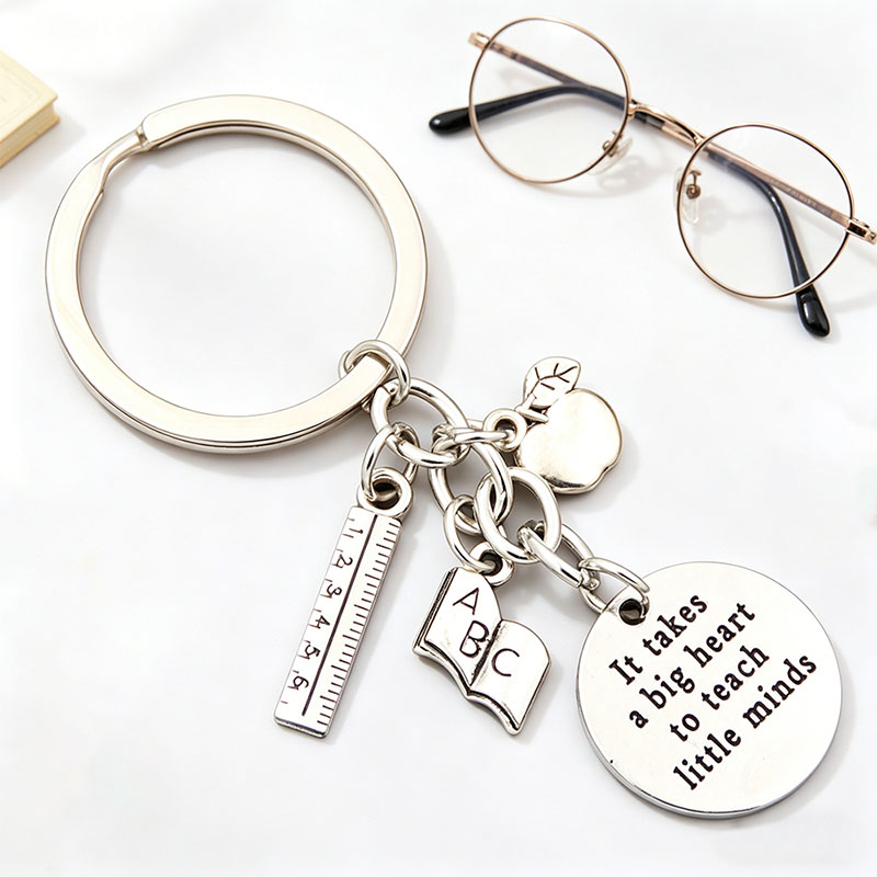 It Takes A Big Heart To Teach Little Minds Teacher Keychain