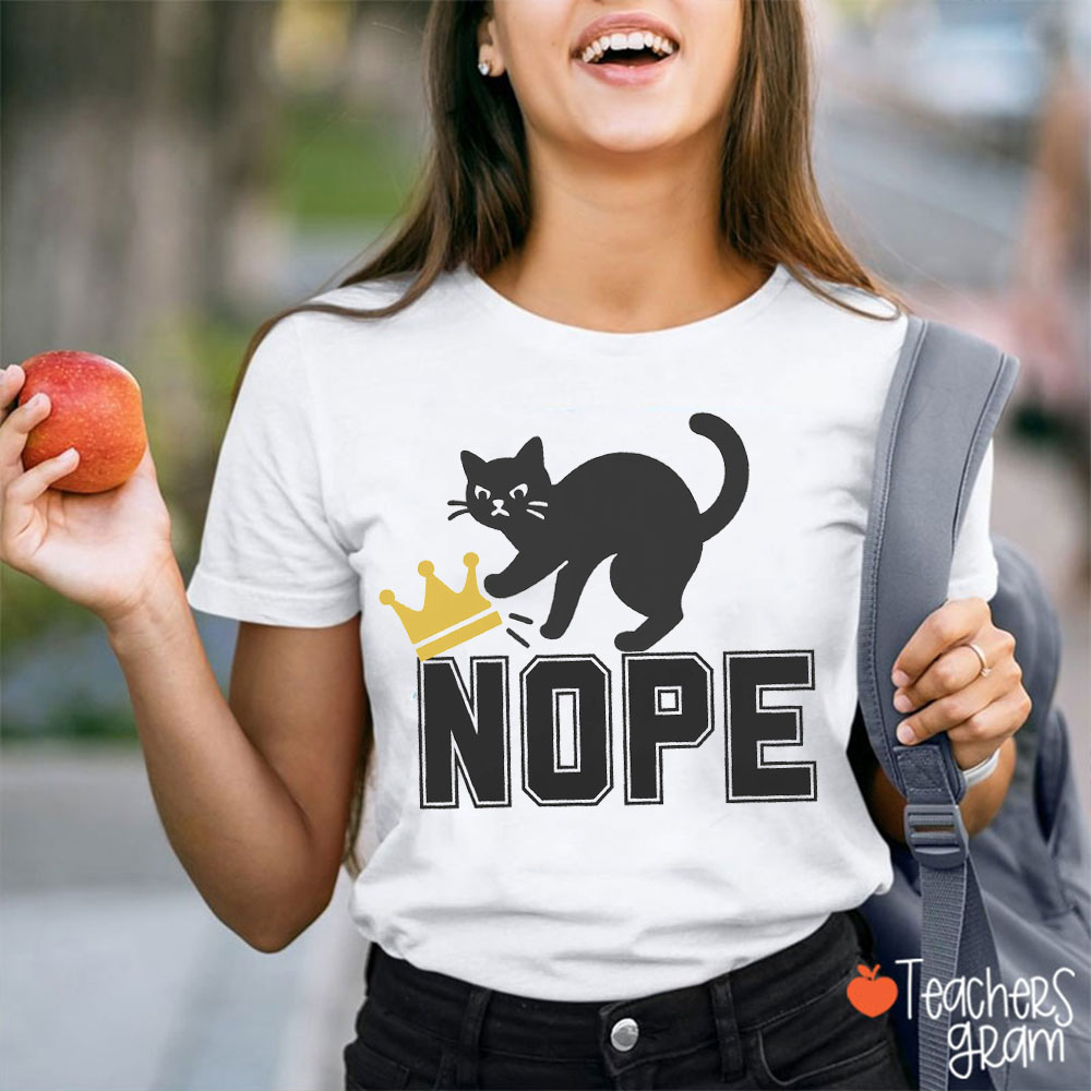 No Kings In America Cute Cat Teacher T-Shirt