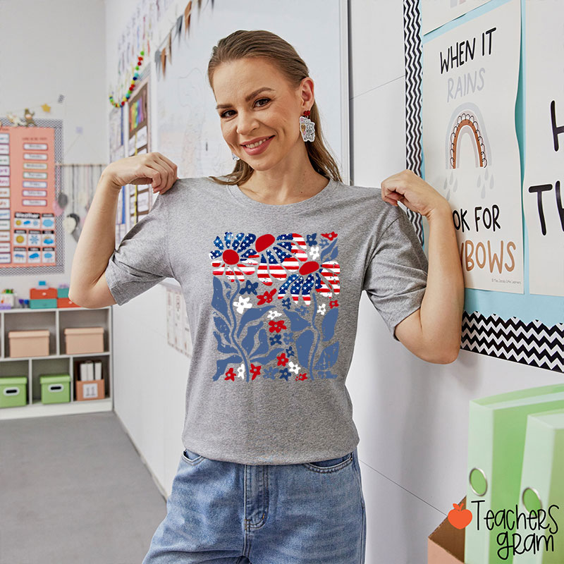 Boho Patriotic Daisy American Flag Floral Teacher T-Shirt