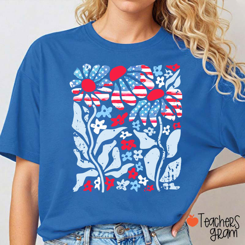 Boho Patriotic Daisy American Flag Floral Teacher T-Shirt