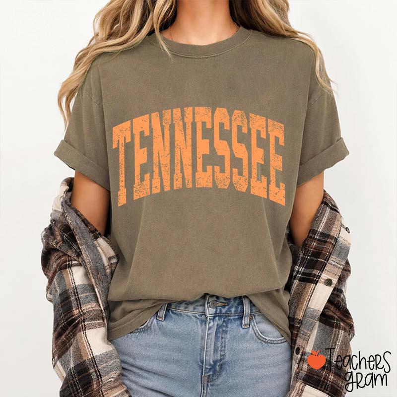 Vintage Distressed Tennessee Bold Arch Letter Teacher T-Shirt