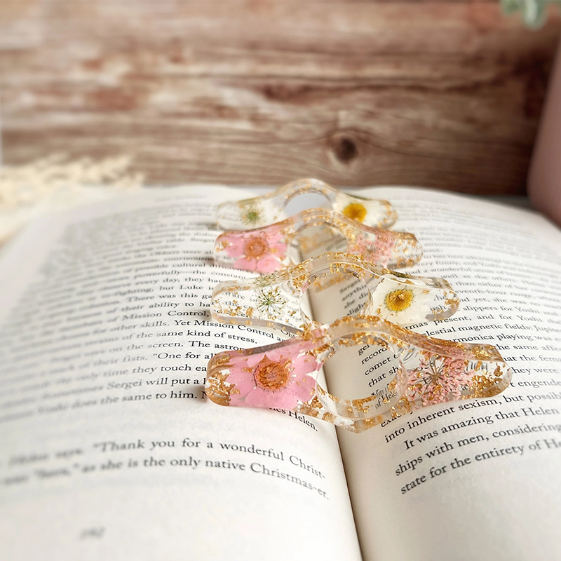 Floral Resin Page Holder