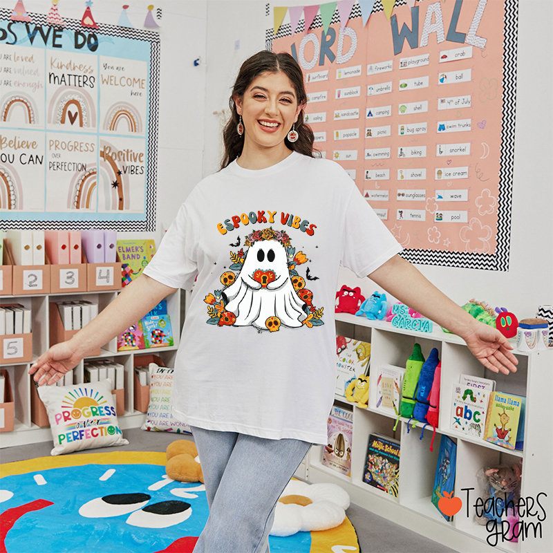 Espooky Vibes Spanish Teacher T-Shirt
