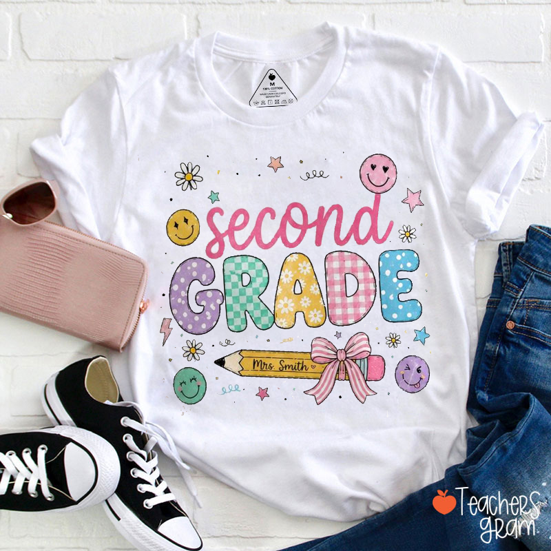Personalized Name Smiley Daisy Teacher T-Shirt