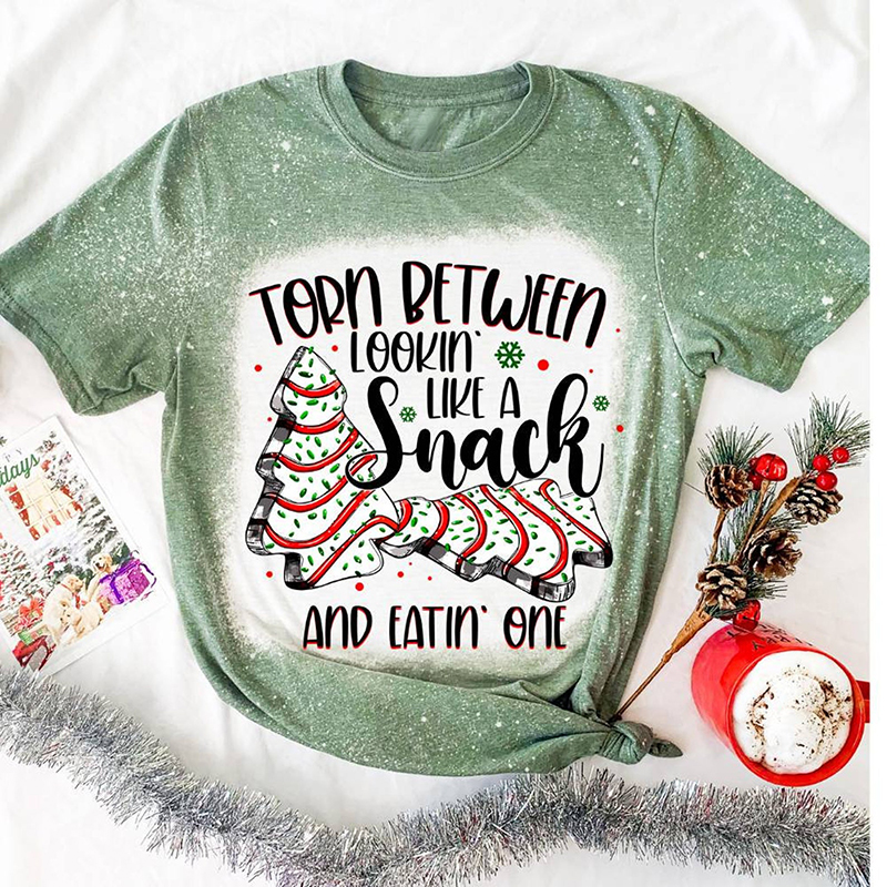 Torn Between Lookin Like A Snack And Eatin One Teacher Printed T-Shirt