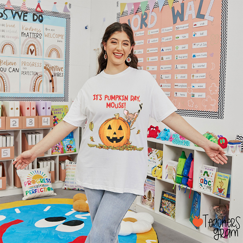 It's Pumpkin Day Mouse Teacher T-Shirt