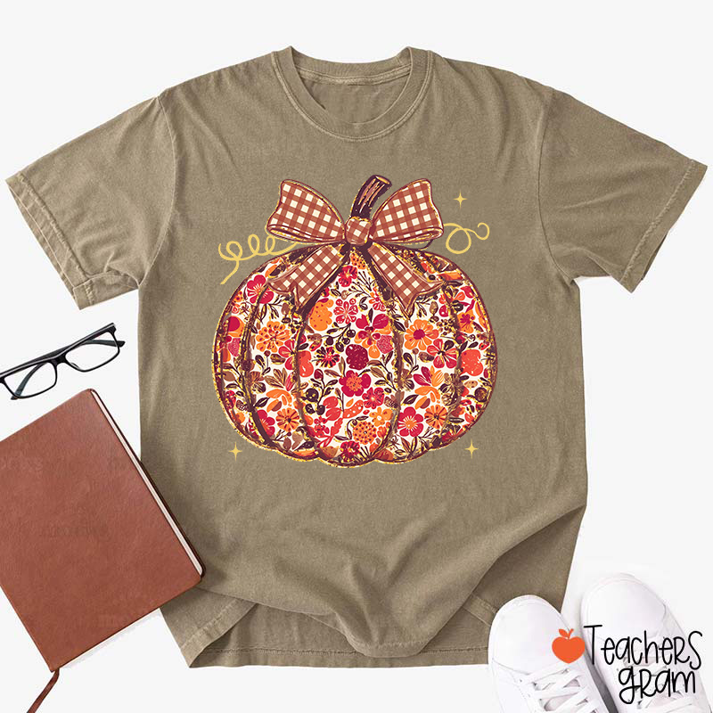 Vintage Floral Plaid Bow Pumpkin Teacher T-Shirt