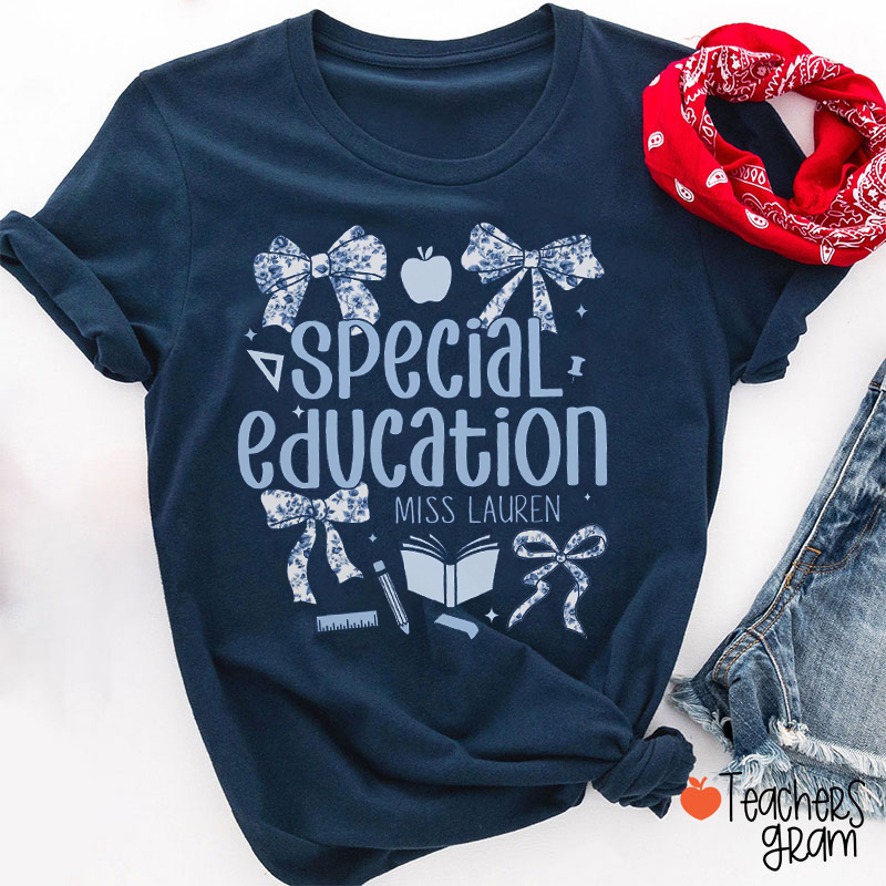 Personalized Text And Name Blue And White Porcelain Bow Teacher T-Shirt
