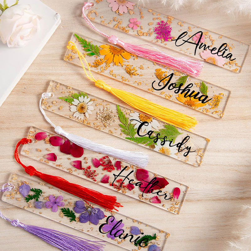 Personalized Pressed Daisy Teacher Bookmark