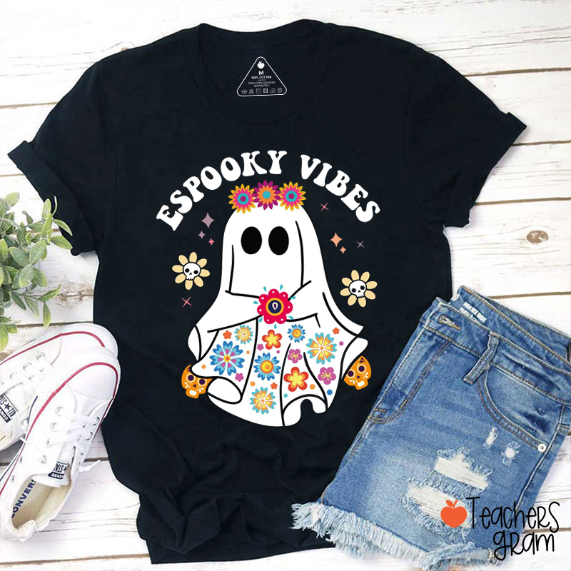 Espooky Vibes Flowers Ghost Spanish Teacher T-Shirt