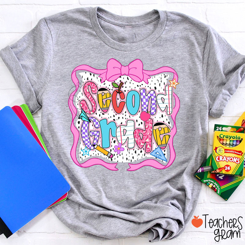 Personalized Spotted Background Pink Bow And School Supplies Teacher T-Shirt